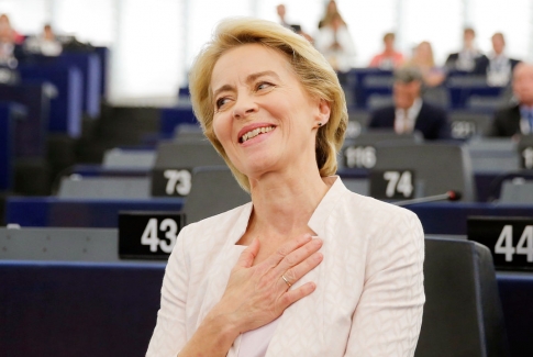 Ursula von der Leyen, prima donna a dirigere la Commissione Europea